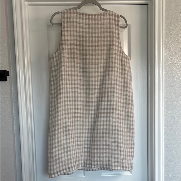 Eileen Fisher Tan and White Sheath Dress Sleeveless Scoop Neck - Picture 2 of 3